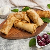 Блины с творогом и вишней