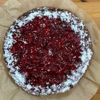 Пирог с тыквой, брусникой и манго