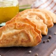 Пирожок с картофелем и грибами